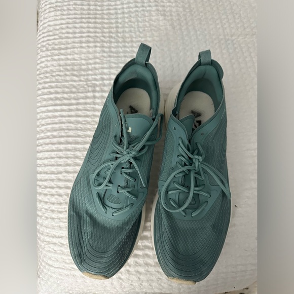 green APL Streamlines - Picture 2 of 4